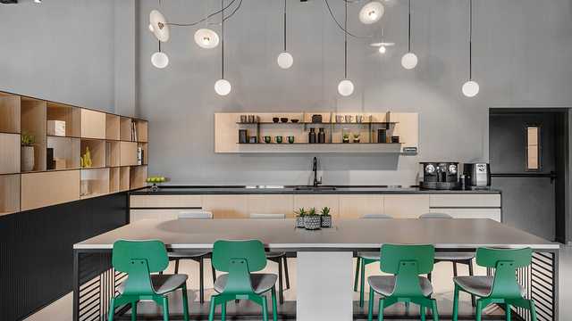 regus coworking desk office