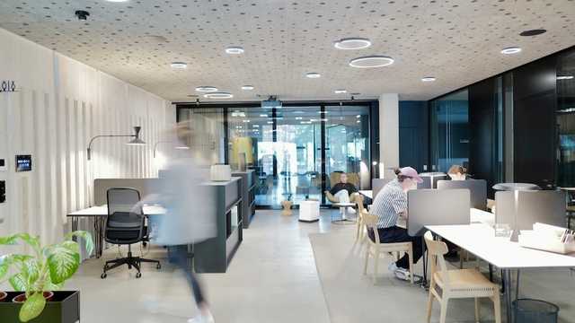 worqs coworking desk office